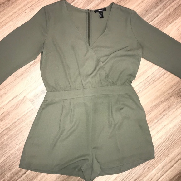 Romper - Picture 2 of 6